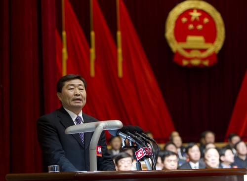 12月25日人大主任李树国讲话。