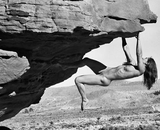 美国女子 裸体攀岩 女汉子