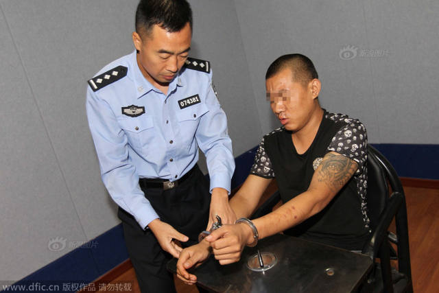 9月15日，民警将涉案的黑龙江男子顾某抓获。男子以不听话要杀掉女孩家人，和网上发布其裸体视频为要挟，将女孩从2月一直非法拘禁控制至今。