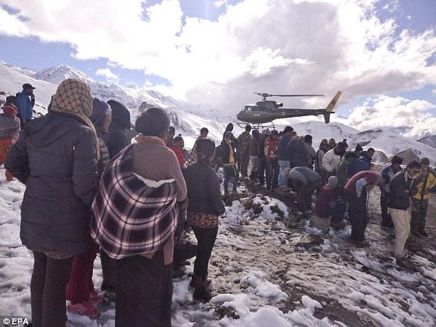尼泊尔喜马拉雅山麓发生雪崩 21人死数十人失踪