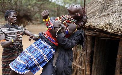 肯尼亚女孩被父母卖作新娘换取牛羊