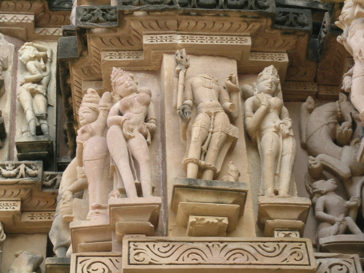 克久拉霍古迹组：印度著名的性爱神庙 - 仰望星空 - 橘郡的山坡 Hills of OC