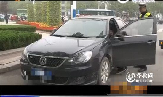 最终该司机被处以罚款1000元人民币（视频截图）