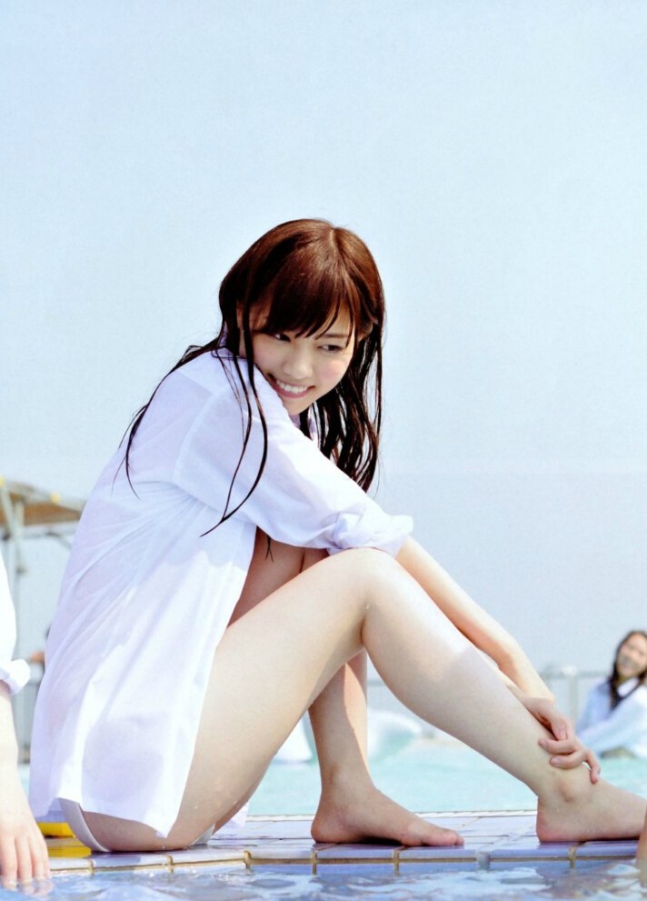 日本女团拍写真白布遮身引热议