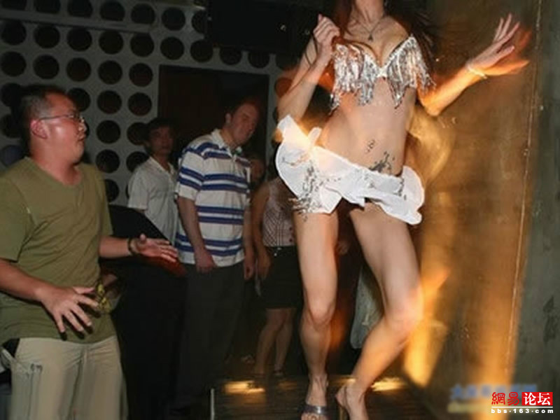 实拍上海夜店的淫靡景象 宿醉吸毒滥交一夜情同性恋不堪入目
