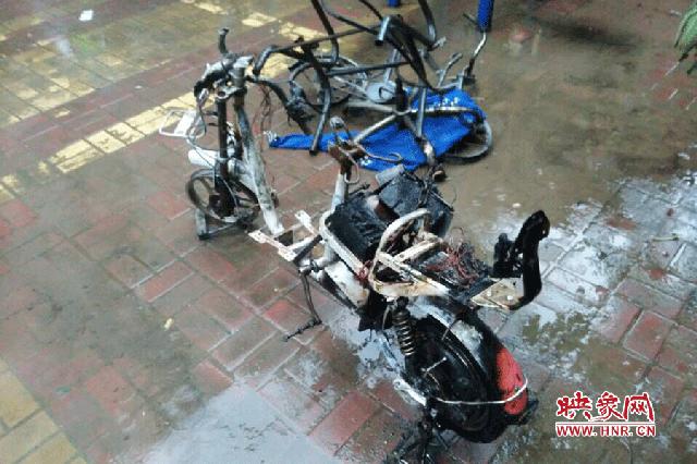 郑州一小区电表箱着火 已致9死5伤