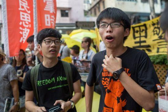 香港“占中”组织者黄之锋、罗冠聪今日受审