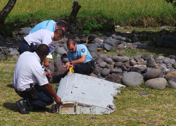 法属留尼汪岛现疑似波音777襟翼 或为MH370残骸
